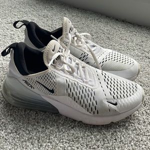 Nike Womens AirMax 270 Size 9